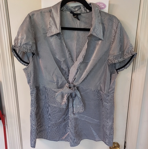 Lane Bryant Tops - Lane Bryant Black and White Silky Tie-Front Short Sleeve Blouse in Size 18/20